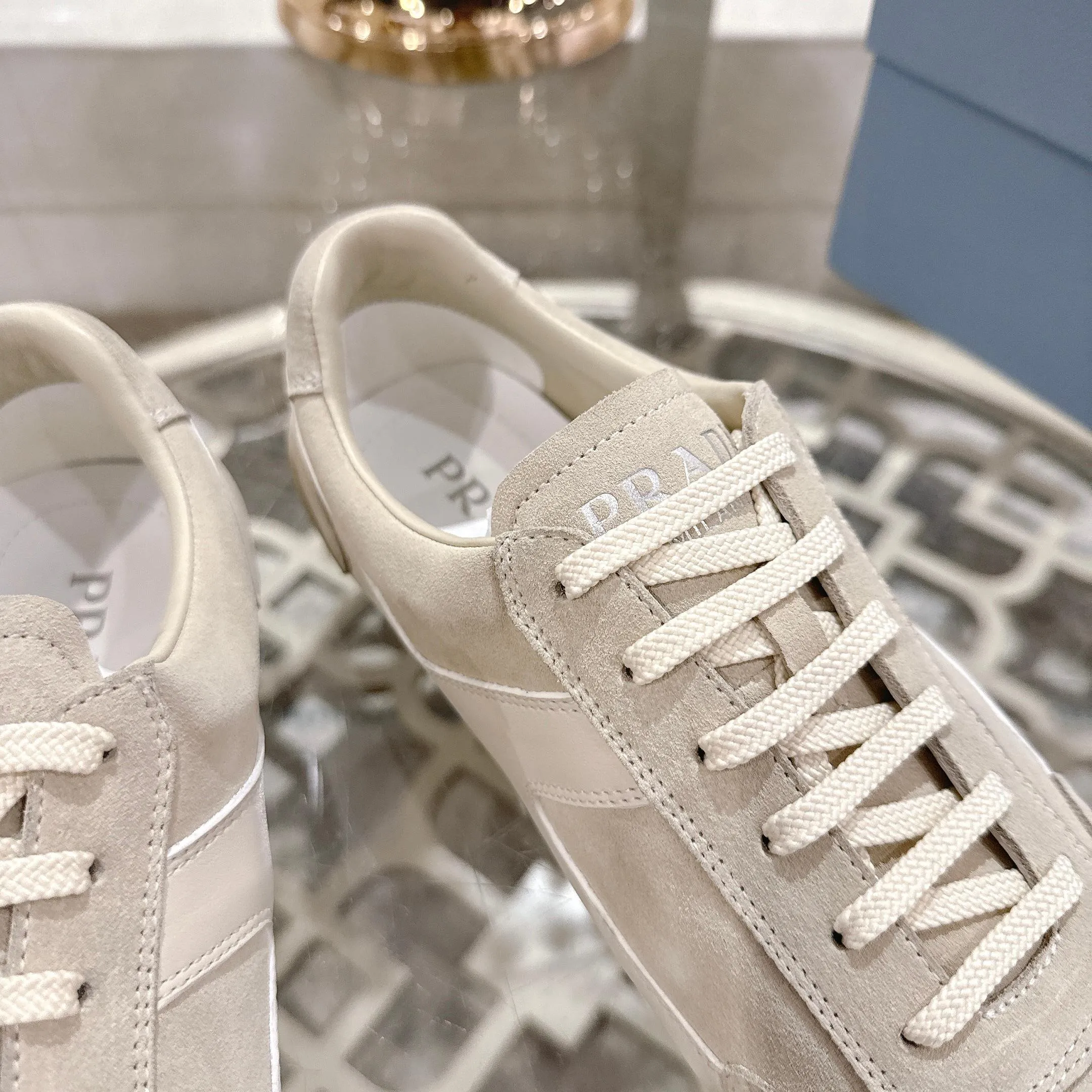 👟👟Ex-factory price 560👟👟 Men's size +10 PRADA, couple's casual shoes, original 1:1 development, high mercerized cowhide fabric with imported cowhide, silk sheepskin lining, rubber outsole, comfortable and soft upper feet, female size: 35 to 41. . Male 38 to 45, 🔥🔥🔥🔥🔥